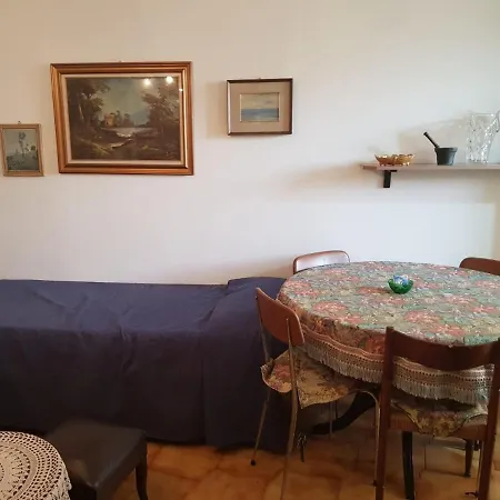 Casa Tranquilla E Luminosa Con Terrazzo A Due Passi Dal Mare Daire
