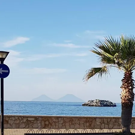 Casa Tranquilla E Luminosa Con Terrazzo A Due Passi Dal Mare Apartment *