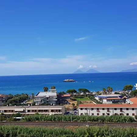 Casa Tranquilla E Luminosa Con Terrazzo A Due Passi Dal Mare * Brolo