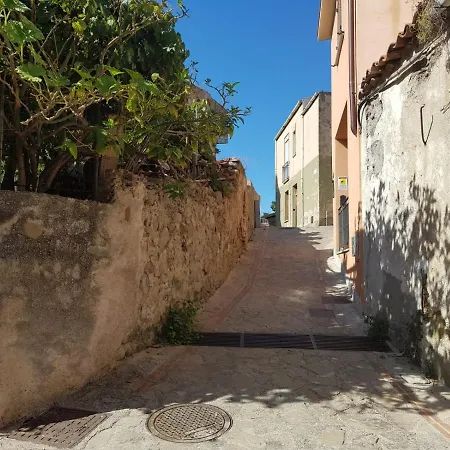 Casa Tranquilla E Luminosa Con Terrazzo A Due Passi Dal Mare Apartment Brolo