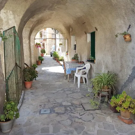 Casa Tranquilla E Luminosa Con Terrazzo A Due Passi Dal Mare Brolo